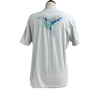 Birddogs white t-shirt with hummingbird graphics in size medium.